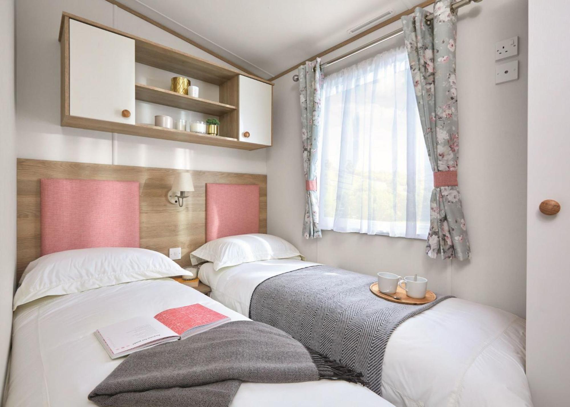 Erigmore Leisure Park Hotel Birnam Room photo